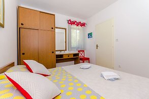 Apartments Pharos