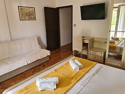 Apartments Ivo