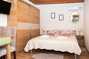 Apartments Snjezana