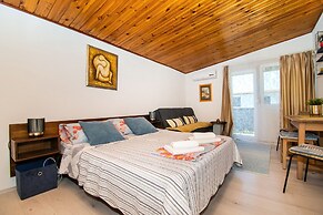 Apartments Snjezana