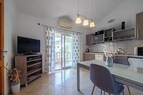 Apartments and Rooms LEA