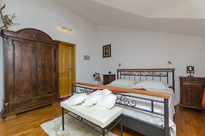 Apartments and Rooms LEA