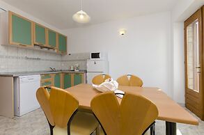Apartments and Rooms LEA