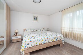 Apartments Hrvatic