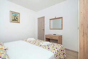 Apartments Hrvatic