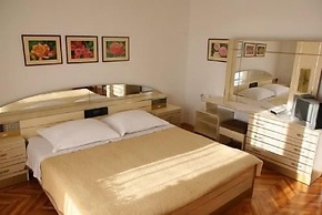 Apartments and Rooms Nada