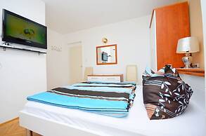 Apartments and Rooms Nada