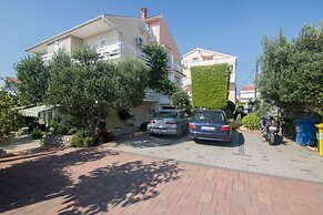 Apartments and Rooms Nada