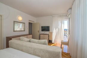 Apartments and Rooms Nada