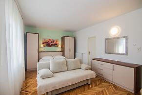 Apartments and Rooms Nada