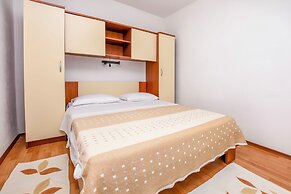 Apartments Mirta
