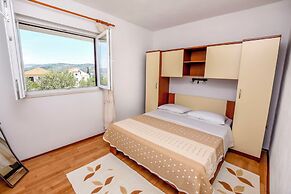 Apartments Mirta
