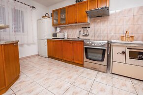 Apartments Mirta