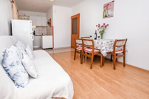 Apartments Mirta