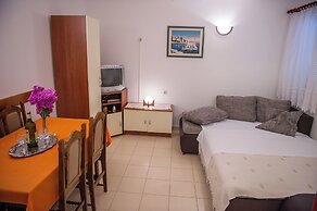 Apartments Zdravko