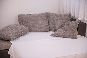 Apartments Zdravko