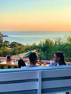 Turan Hill Lounge