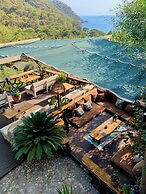 Turan Hill Lounge