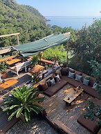 Turan Hill Lounge