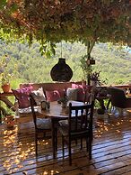 Turan Hill Lounge
