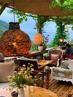 Turan Hill Lounge
