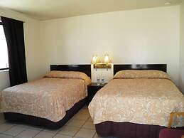 Seaside Hotel & Victor's RV Park