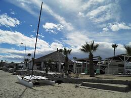 Seaside Hotel & Victor's RV Park