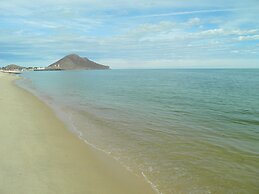 Seaside Hotel & Victor's RV Park