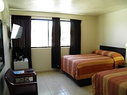 Seaside Hotel & Victor's RV Park