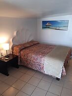 Seaside Hotel & Victor's RV Park
