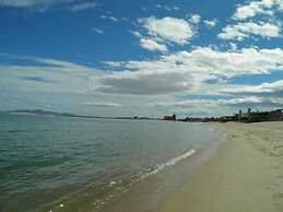 Seaside Hotel & Victor's RV Park