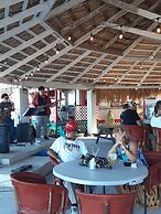 Seaside Hotel & Victor's RV Park