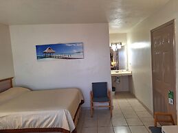 Seaside Hotel & Victor's RV Park