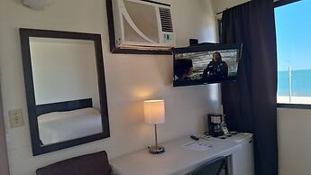 Seaside Hotel & Victor's RV Park