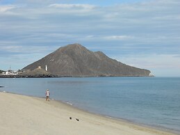 Seaside Hotel & Victor's RV Park