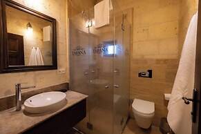 Tafana Cave & Stone Lodge