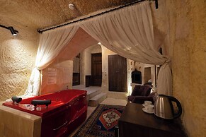 Tafana Cave & Stone Lodge