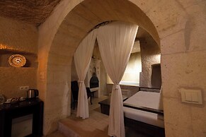 Tafana Cave & Stone Lodge