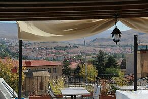 Tafana Cave & Stone Lodge