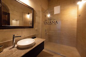 Tafana Cave & Stone Lodge
