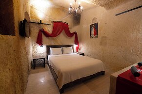 Tafana Cave & Stone Lodge