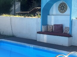 Villa Askamnia and Suites