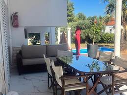 Villa Askamnia and Suites