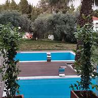 Villa Askamnia and Suites