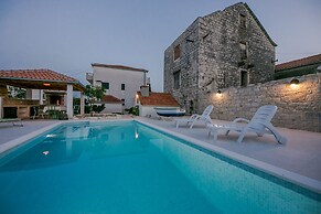 House Mia