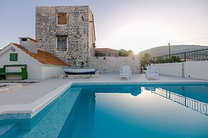 House Mia