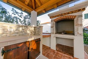 House Mia