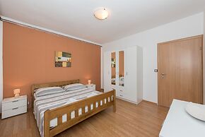 Apartments Snjezana