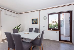 Apartments Snjezana