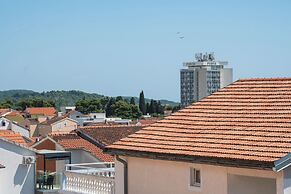 Apartments and Rooms Mladen